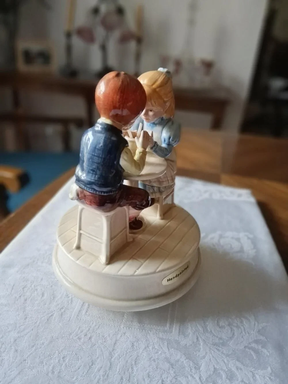 NEW EVERYBODY LOVES SOMEBODY MOVING MUSIC FIGURINE GIBSON GREETING CARDS OTAGIRA